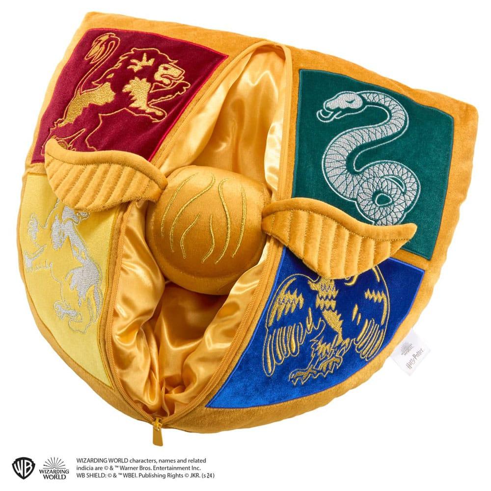 Harry Potter Kudde med Plush Figur Quidditch Crest & Golden Snitch Noble Collection