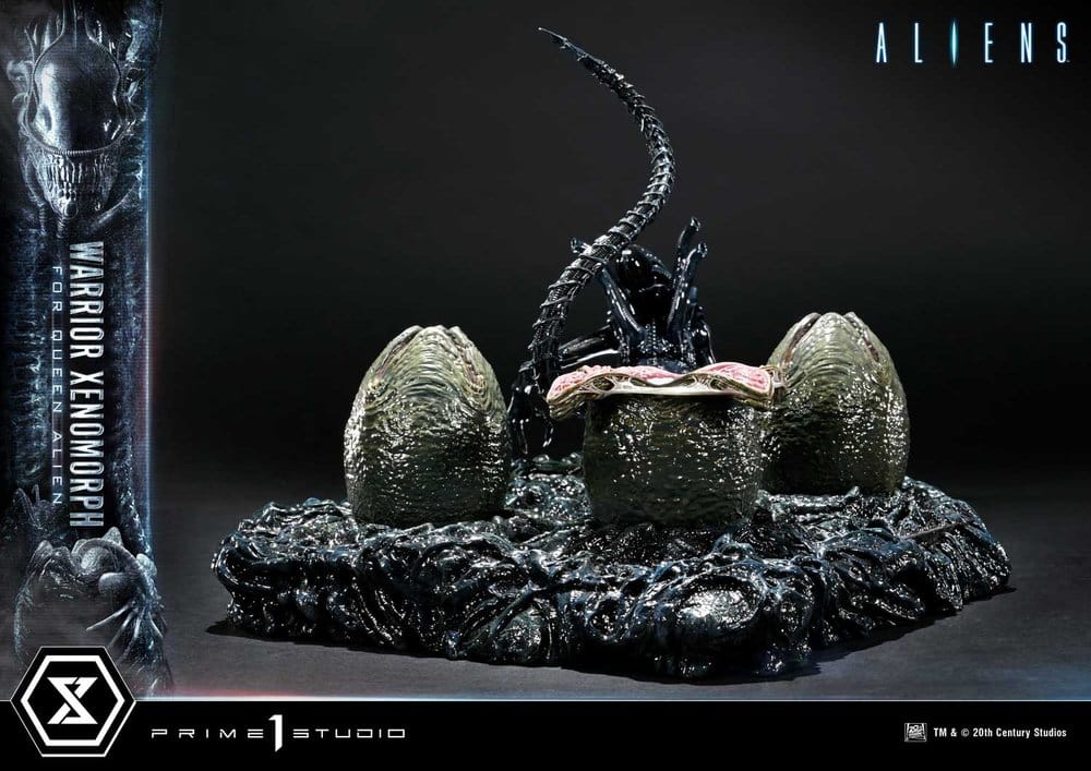 Aliens (Film) Ultimate Diorama Masterline figur Warrior Xenomorph for Queen Alien 23 cm
