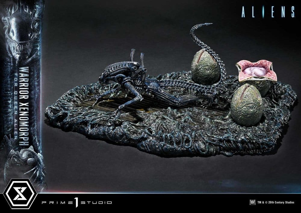 Aliens (Film) Ultimate Diorama Masterline figur Warrior Xenomorph for Queen Alien 23 cm