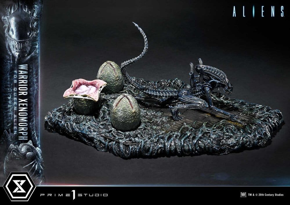 Aliens (Film) Ultimate Diorama Masterline figur Warrior Xenomorph for Queen Alien 23 cm