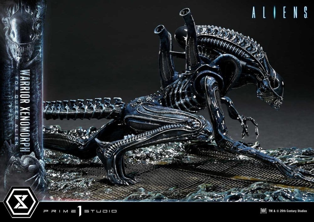 Aliens (Film) Ultimate Diorama Masterline figur Warrior Xenomorph for Queen Alien 23 cm