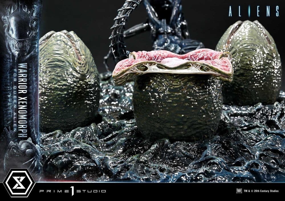 Aliens (Film) Ultimate Diorama Masterline figur Warrior Xenomorph for Queen Alien 23 cm