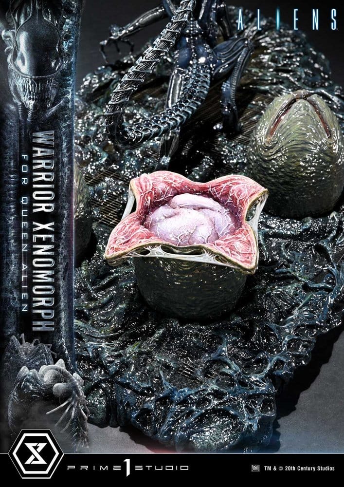 Aliens (Film) Ultimate Diorama Masterline figur Warrior Xenomorph for Queen Alien 23 cm