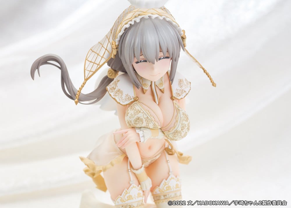 Uzaki-chan Wants to Hang Out! PVC Figure 1/7 Tsuki Uzaki Angel Ver. 19 cm