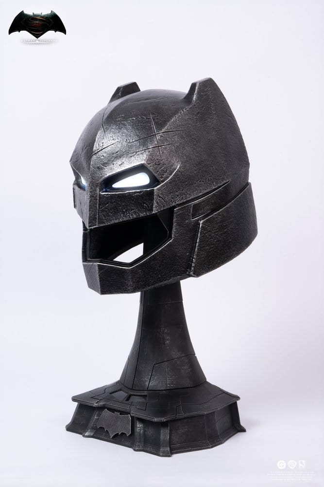 Justice League Replica 1/1 Batman v Superman: Dawn of Justice Förstärkt Batman Hjälm 50 cm