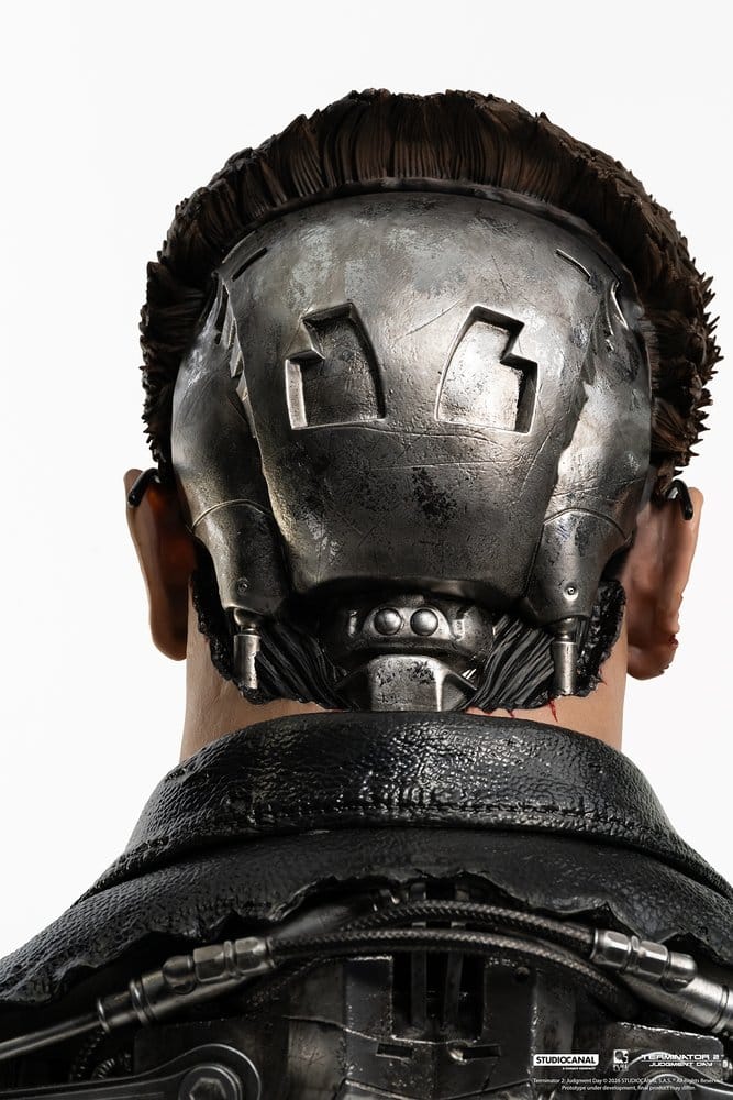 Terminator 2 Prop 1/1 T-800 Model 101 Battle Damaged Art Mask 47 cm