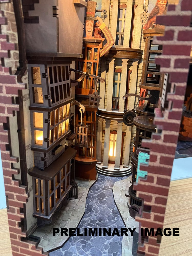 Harry Potter Tiny Adventures Bok Nook Mini Diorama Diagon Alley 23 cm Revell