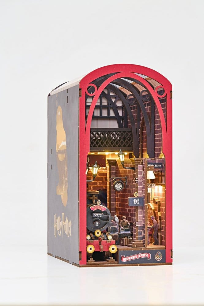 Harry Potter Tiny Adventures Bokhyllesminiatyr Mini Diorama Hogwarts Express 18 cm