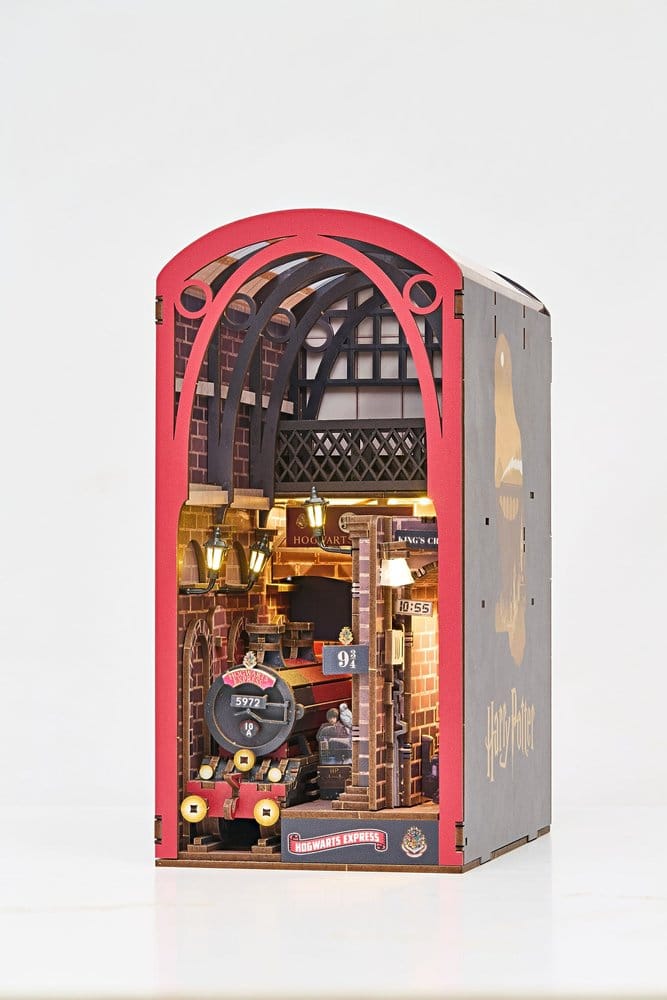 Harry Potter Tiny Adventures Bokhyllesminiatyr Mini Diorama Hogwarts Express 18 cm