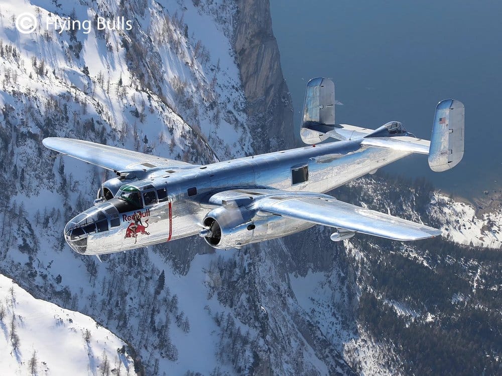 Flying Bulls Revell Modellbyggsats North American B-25J Mitchell