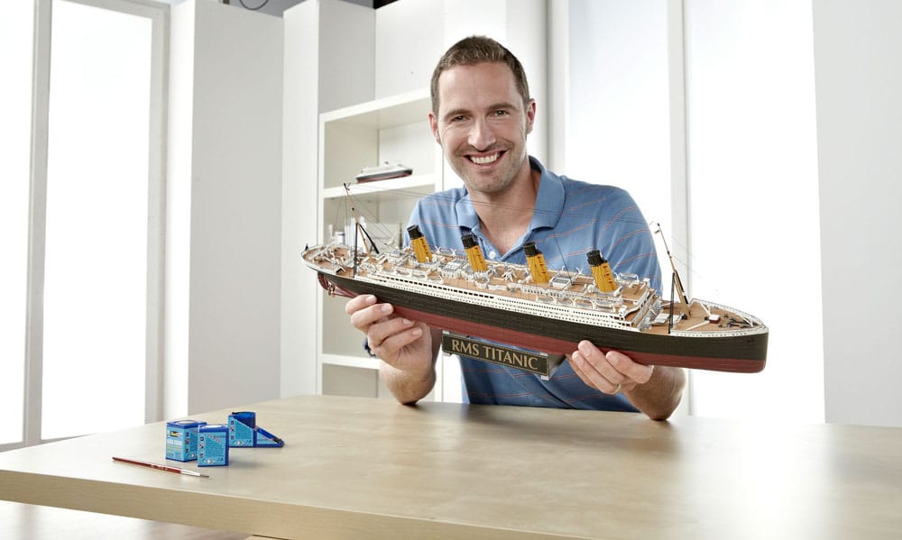 Titanic Modellkit Gåvoset 1/400 R.M.S. Titanic 100-årsjubileum Revell