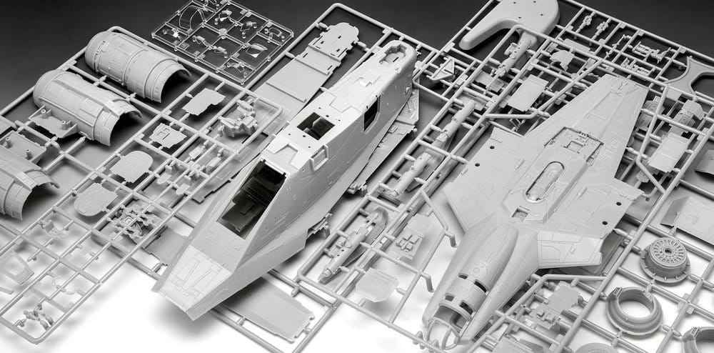 Star Wars The Mandalorian och Grogu Revell Modellbyggsats 1/72 Razor Crest 34 cm