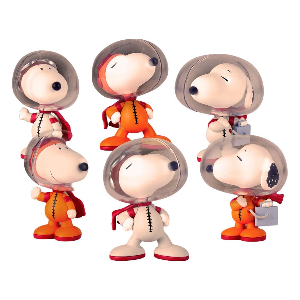Peanuts Figurer Världar Utöver Snoopy Kapseldisplay (6) Simba