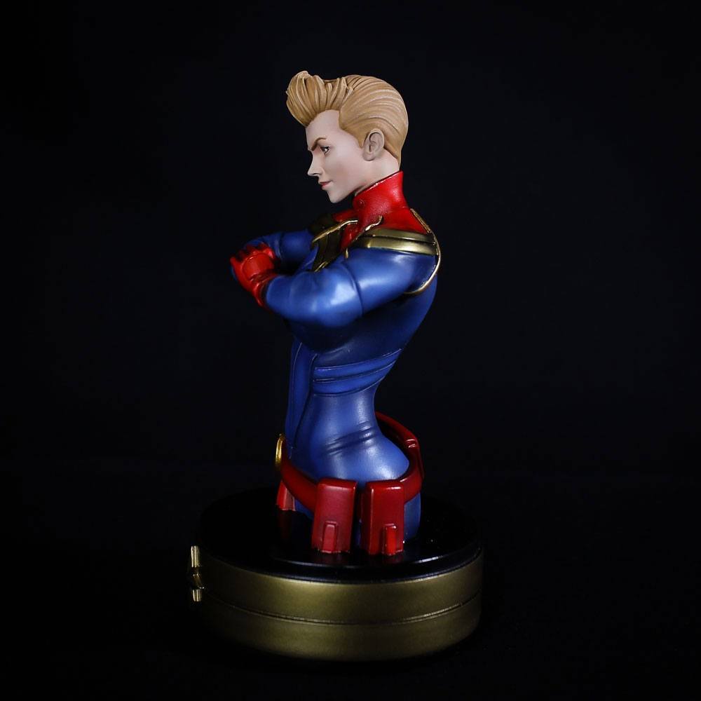 Captain Marvel Bust - 20 cm Semic