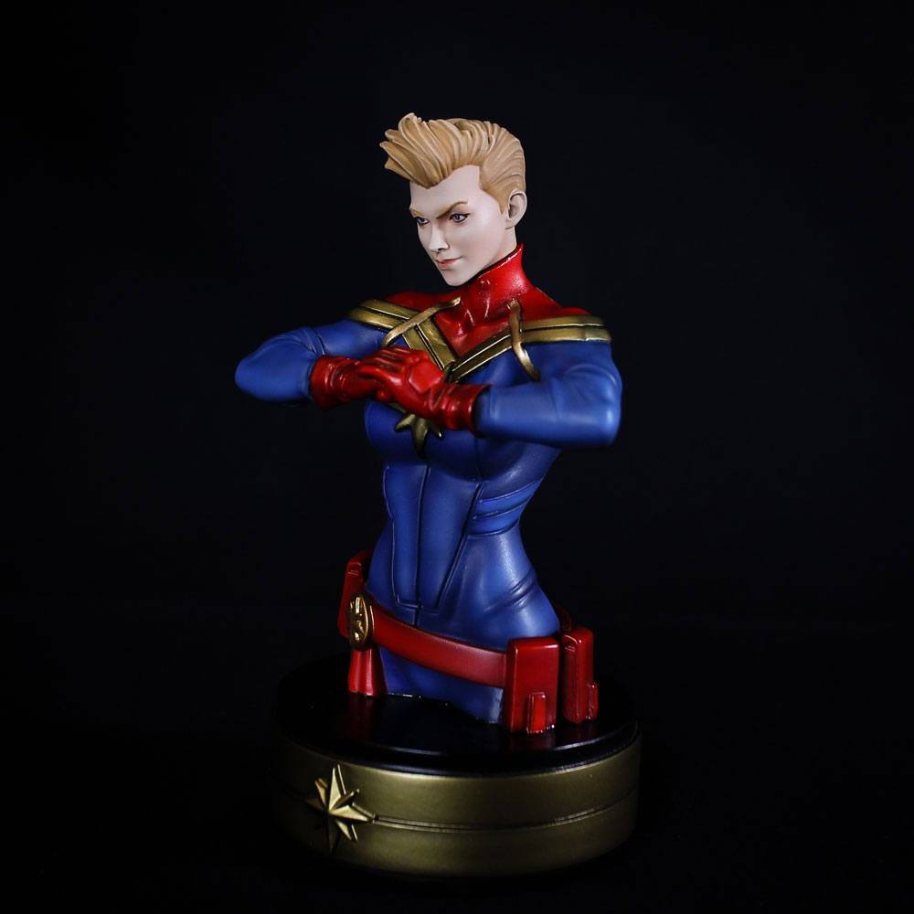 Captain Marvel Bust - 20 cm Semic