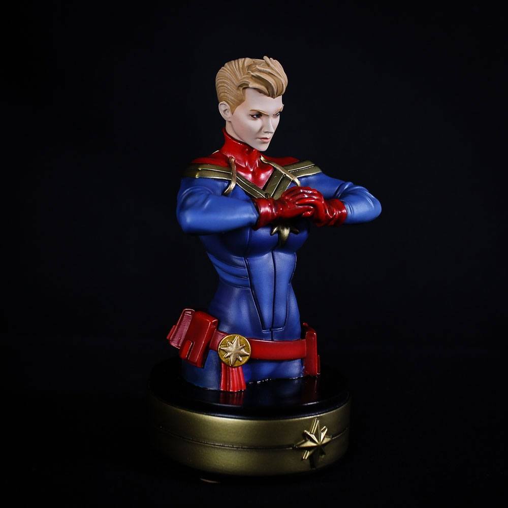 Captain Marvel Bust - 20 cm Semic