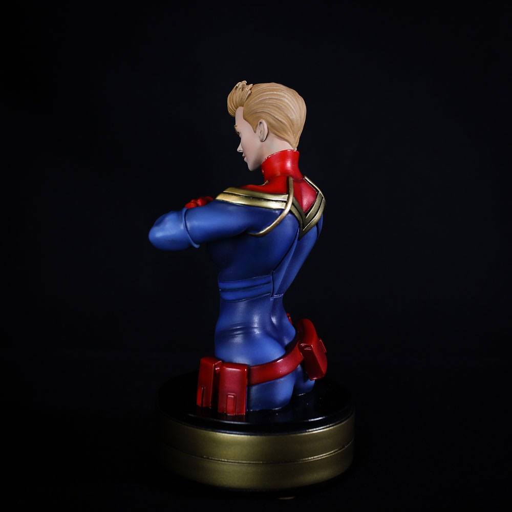 Captain Marvel Bust - 20 cm Semic