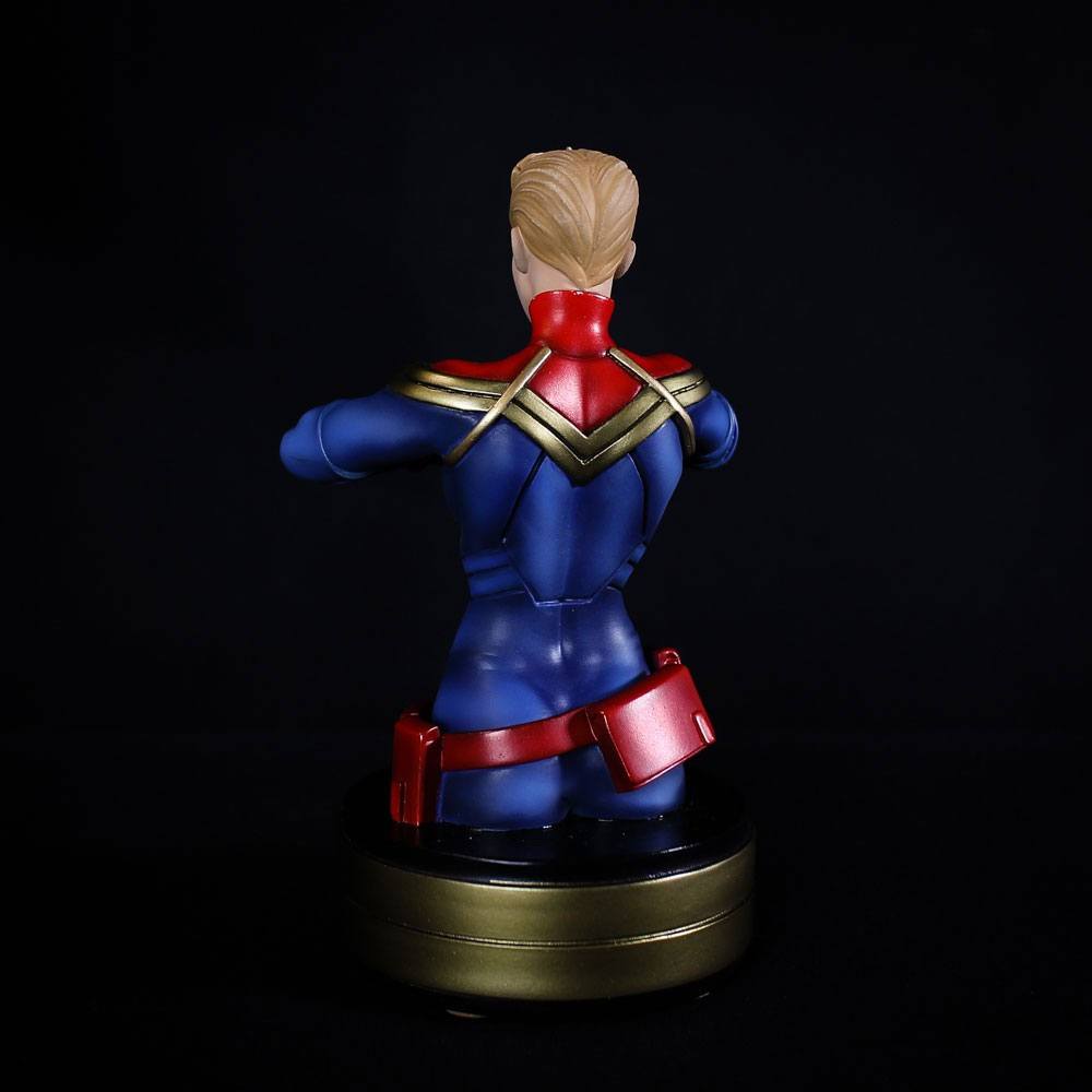 Captain Marvel Bust - 20 cm Semic