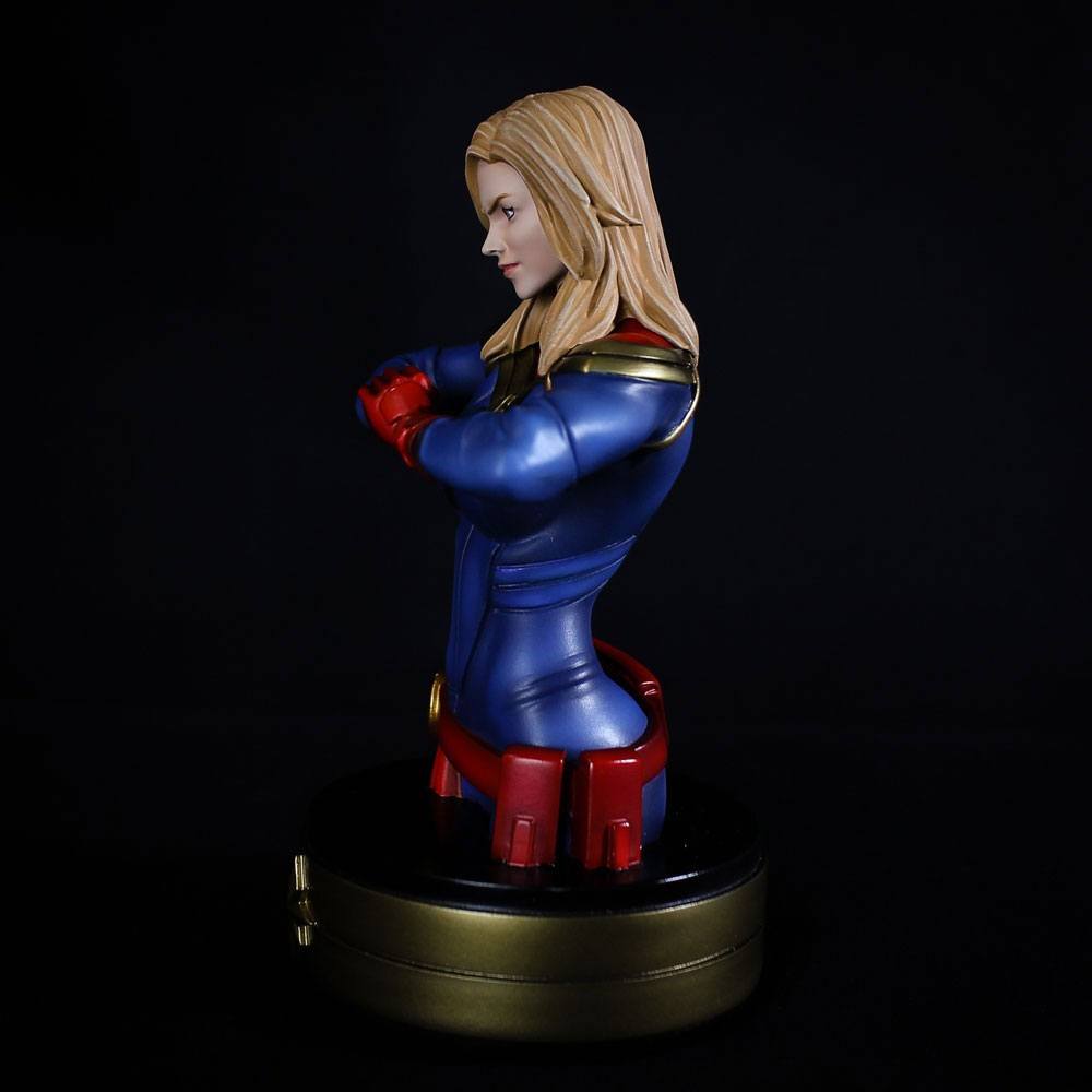 Captain Marvel Bust - 20 cm Semic