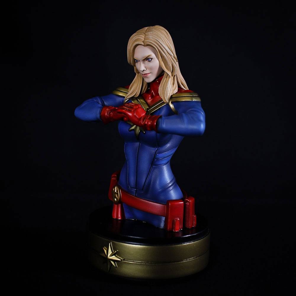 Captain Marvel Bust - 20 cm Semic
