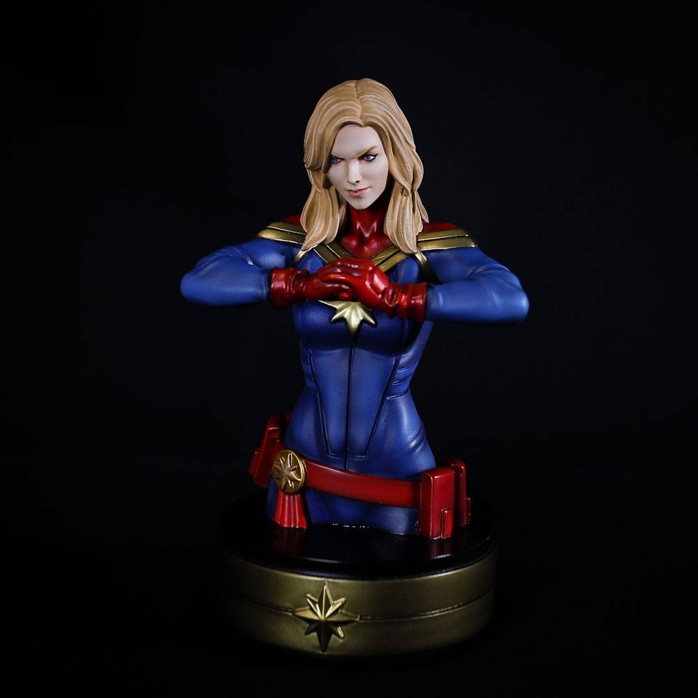 Captain Marvel Bust - 20 cm Semic