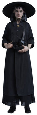 Beetlejuice 1/6 Scale Action Figure Lydia Deetz 25 cm