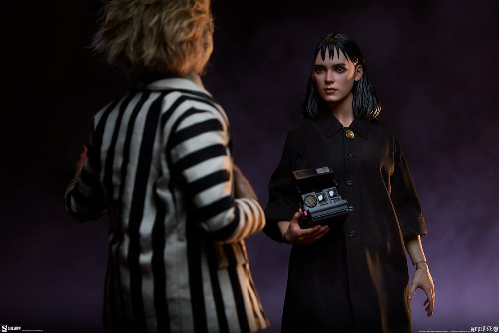Beetlejuice 1/6 Scale Action Figure Lydia Deetz 25 cm