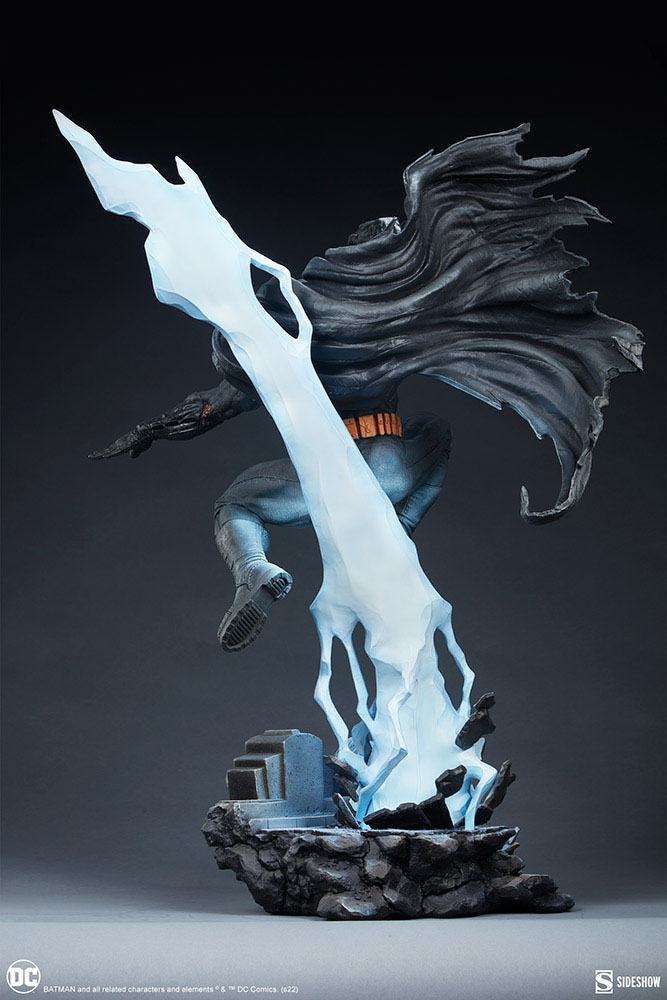 DC Comics Premium Format Statue Batman: The Dark Knight Returns 80 cm