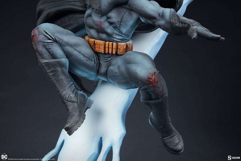 DC Comics Premium Format Statue Batman: The Dark Knight Returns 80 cm