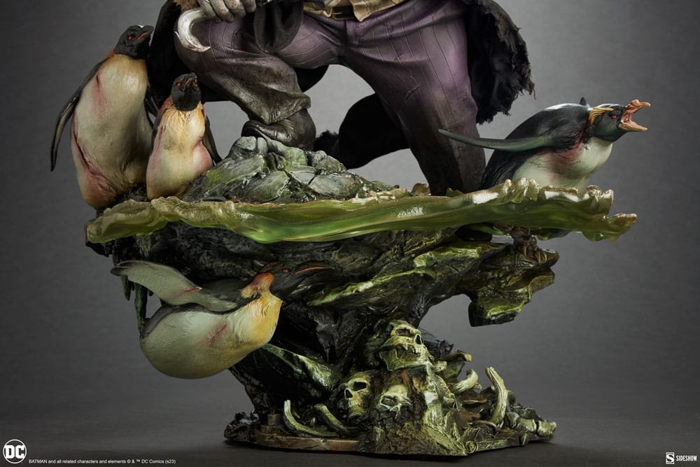 DC Comics Premium Format Statue The Penguin 51 cm