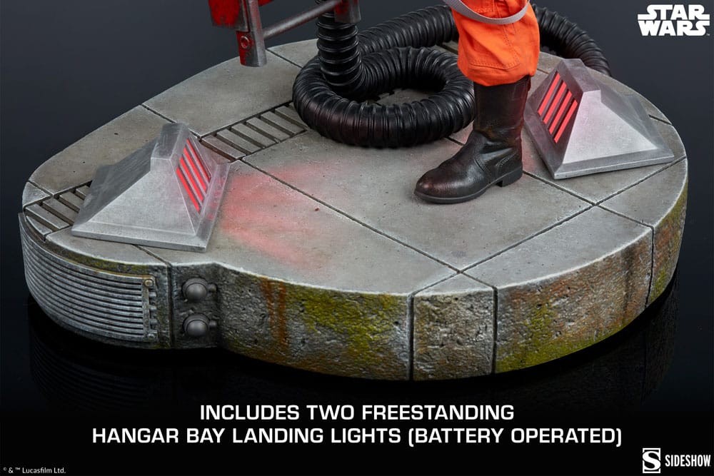 Star Wars Premium Format Statue Luke Skywalker & X-Wing: Red Five, Standing By 76 cm