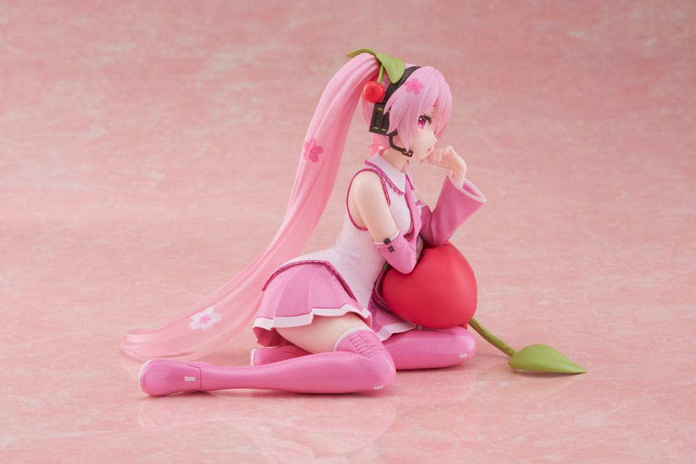 Hatsune Miku PVC Figur - Söt Figur Sakura Miku Cherry Cushion Ver. 13 cm Taito Prize