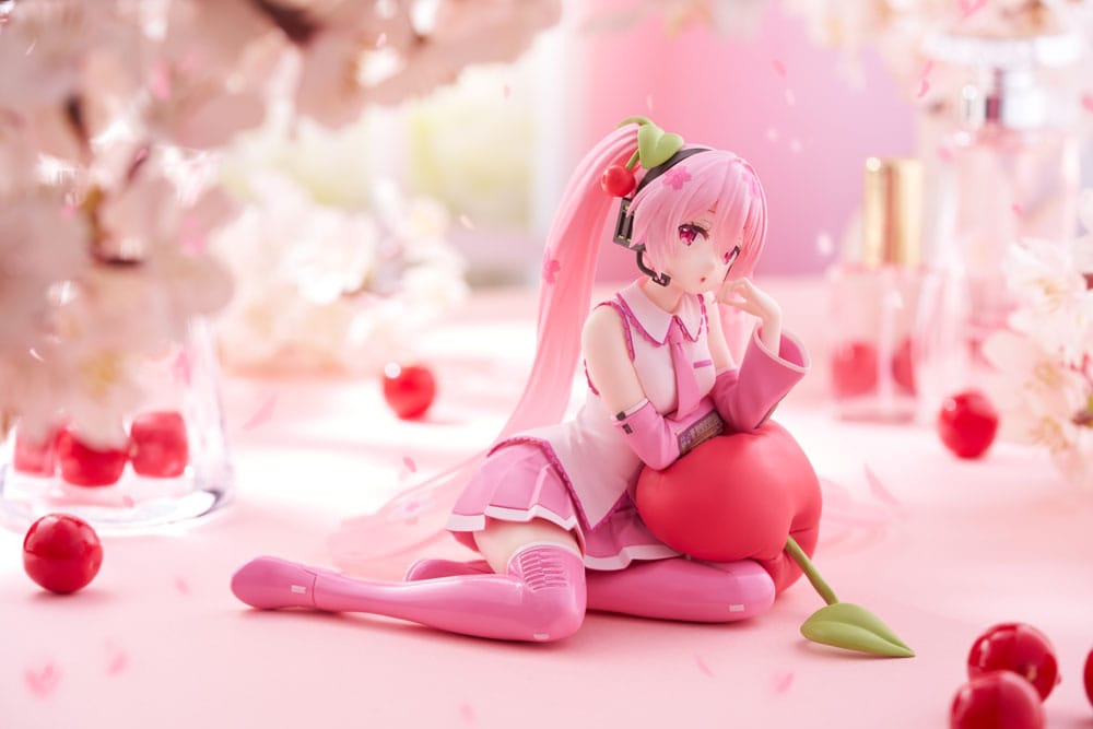 Hatsune Miku PVC Figur - Söt Figur Sakura Miku Cherry Cushion Ver. 13 cm Taito Prize