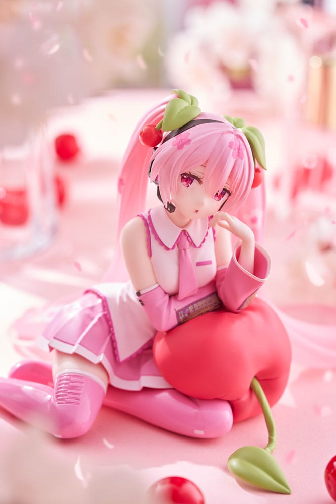 Hatsune Miku PVC Figur - Söt Figur Sakura Miku Cherry Cushion Ver. 13 cm Taito Prize
