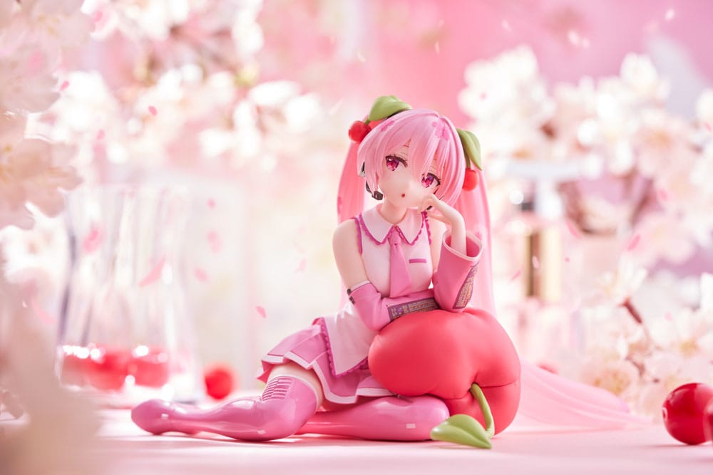 Hatsune Miku PVC Figur - Söt Figur Sakura Miku Cherry Cushion Ver. 13 cm Taito Prize