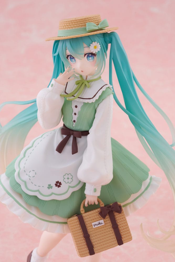 Hatsune Miku PVC Figur - Hatsune Miku Fashion Country Ver. 18 cm Taito Prize