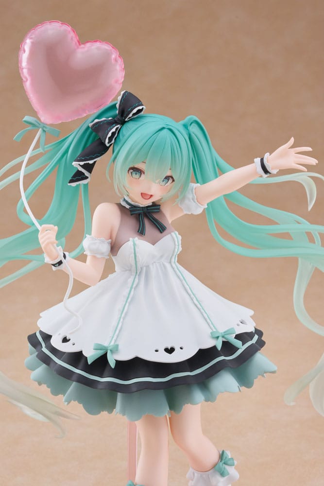 Hatsune Miku AMP+ PVC Figur - Hatsune Miku Birthday 2025 Party Ver. 21 cm Taito Prize