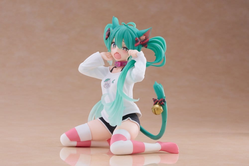 Hatsune Miku PVC Figur Desktop Söt Figur Hatsune Miku Katta Öron T-Shirt Ver. 13 cm