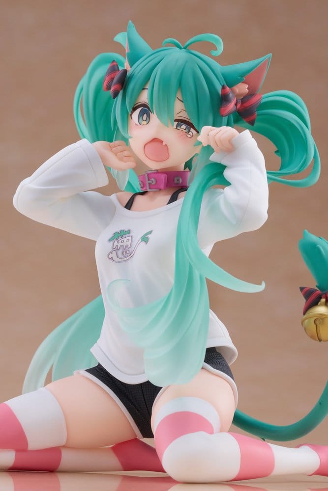 Hatsune Miku PVC Figur Desktop Söt Figur Hatsune Miku Katta Öron T-Shirt Ver. 13 cm