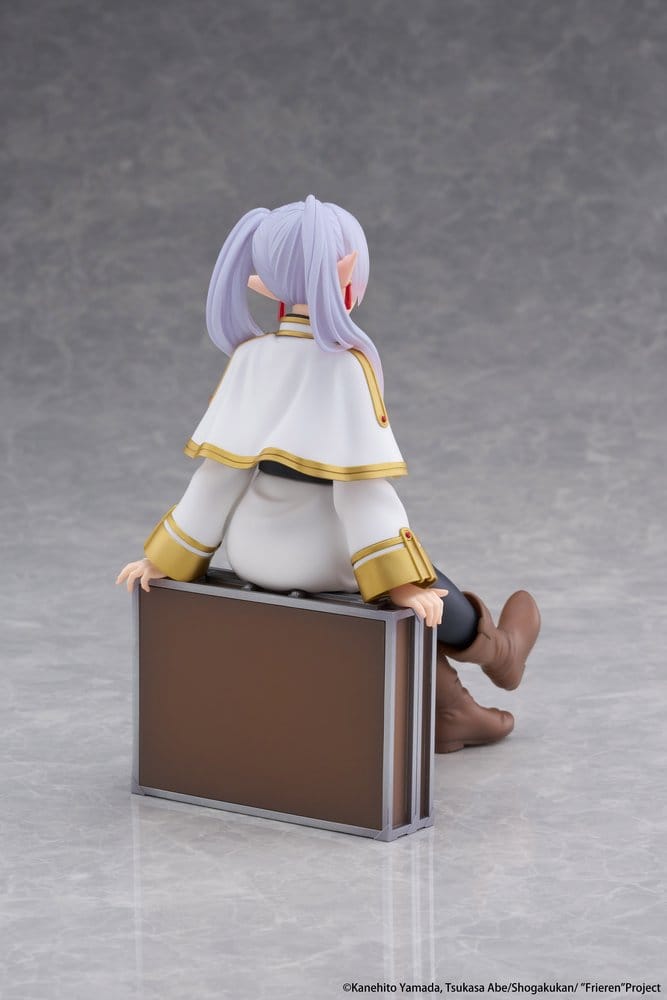 Frieren: Beyond Journey's End PVC-figur Skrivbordsdekoration Söt Frieren (Trunk Case-version) Omtryck 13 cm