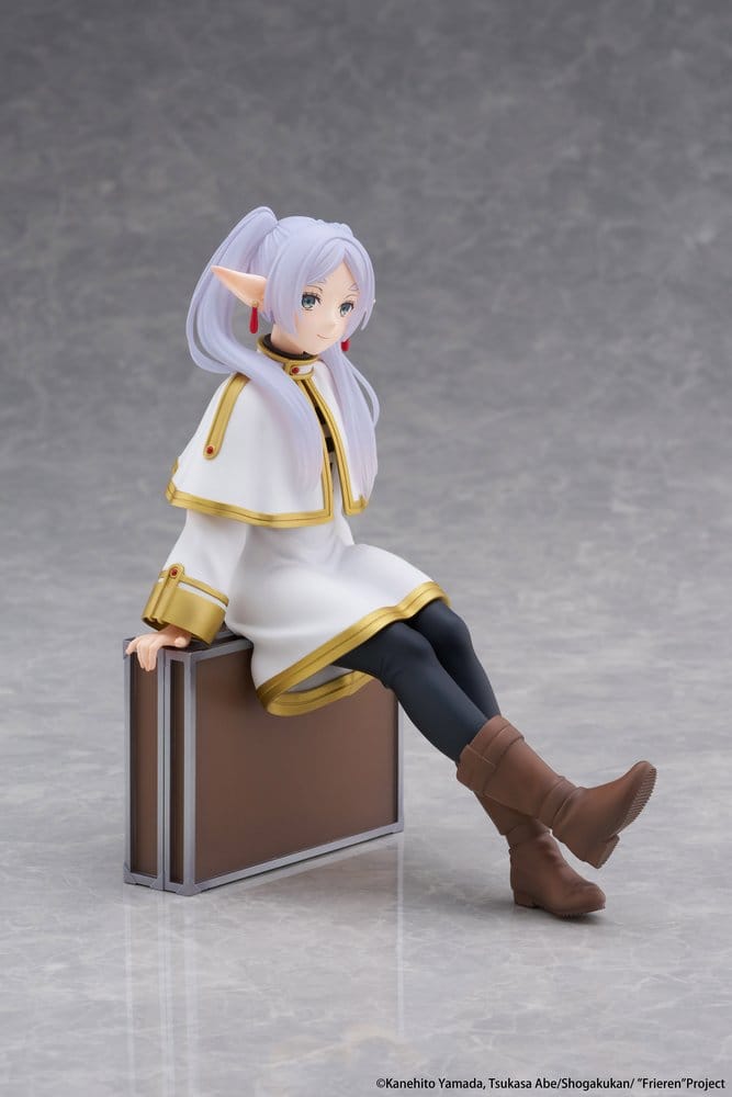 Frieren: Beyond Journey's End PVC-figur Skrivbordsdekoration Söt Frieren (Trunk Case-version) Omtryck 13 cm