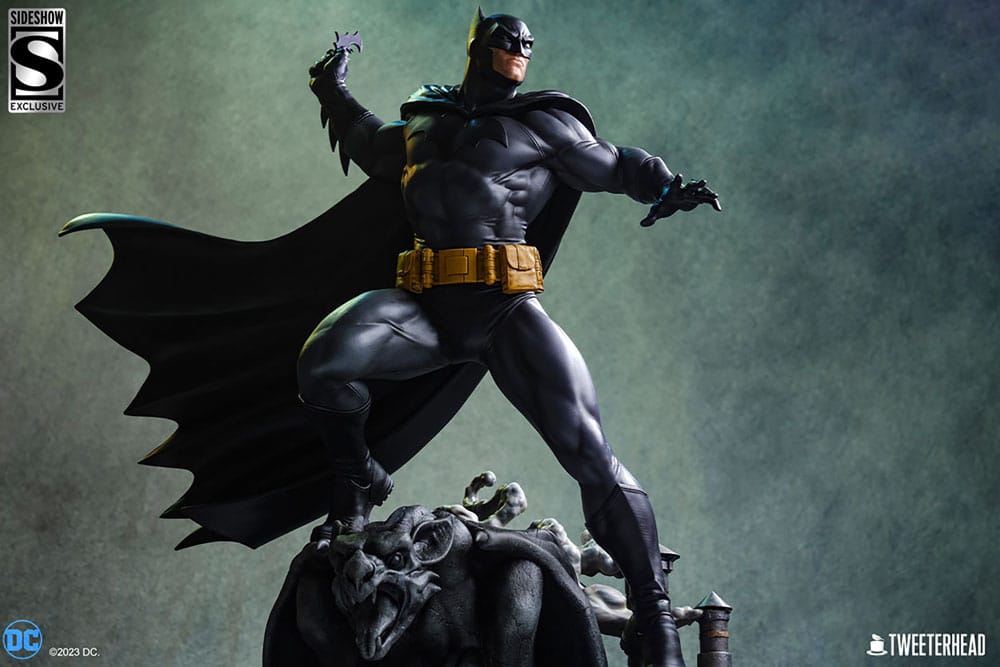 DC Comics Maquette 1/4 Batman (Svart och Grå Edition) 66 cm