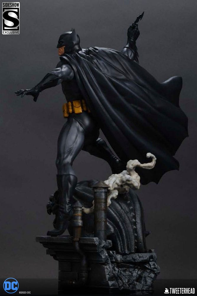 DC Comics Maquette 1/4 Batman (Svart och Grå Edition) 66 cm