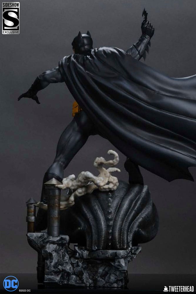 DC Comics Maquette 1/4 Batman (Svart och Grå Edition) 66 cm