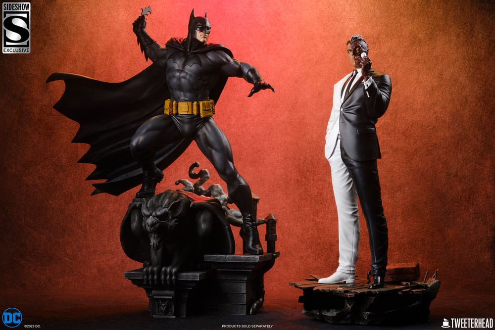 DC Comics Maquette 1/4 Batman (Svart och Grå Edition) 66 cm