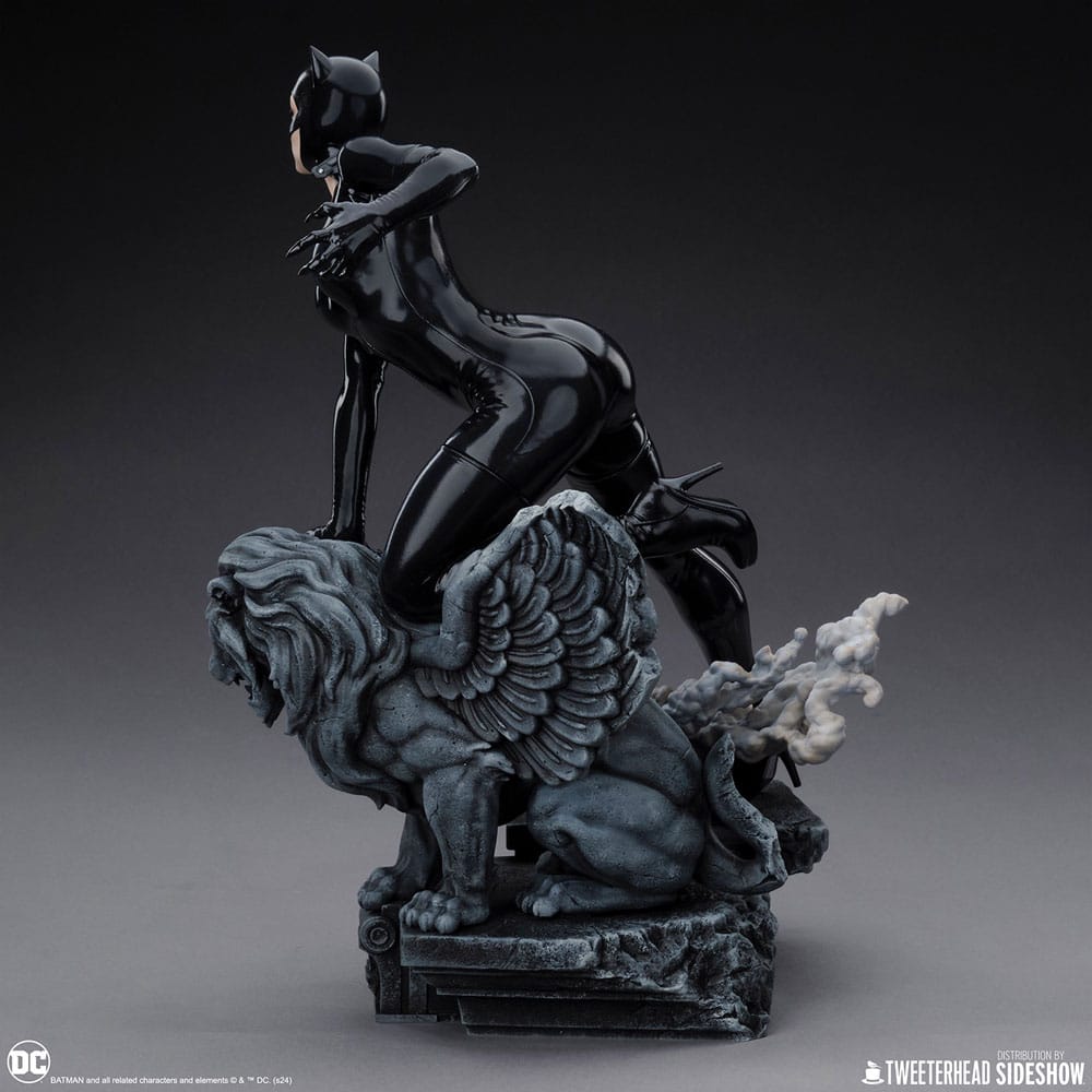 DC Comics Maquette 1/6 Catwoman 35 cm – Detaljerad samlarfigur i polyresin
