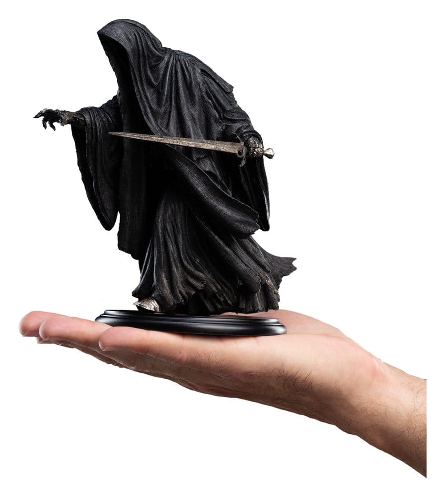 The Lord of the Rings Trilogy Mini Figur Ringwraith at the Prancing Pony 18 cm