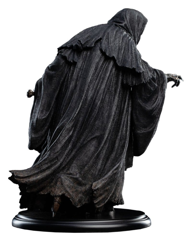 The Lord of the Rings Trilogy Miniature Ringwraith at The Prancing Pony 18 cm