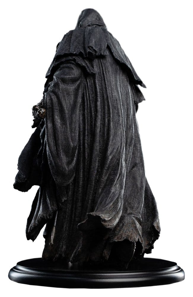 The Lord of the Rings Trilogy Miniature Ringwraith at The Prancing Pony 18 cm