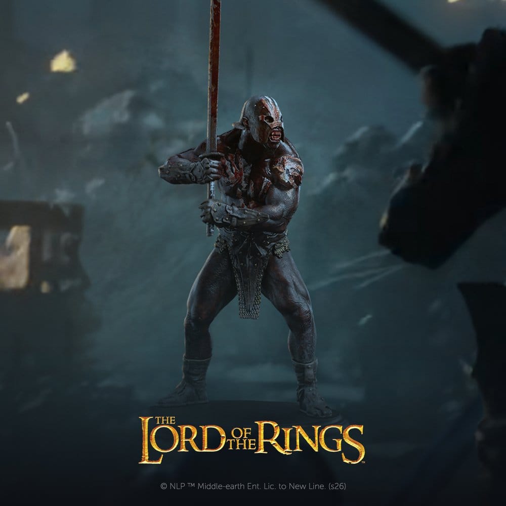 Sagan om Ringen Miniatyrfigur Uruk-hai Berserker 24 cm